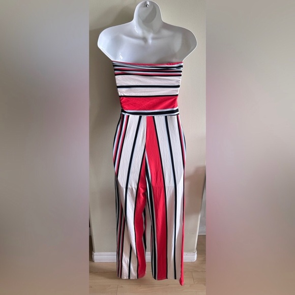4 for 25$ Revamped | Sleeveless Strapless Striped Jumpsuit. Size Small - Picture 2 of 5